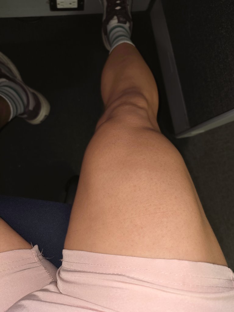 Piernita super lista para ir con shorts al EDC el próximo finde 🔥