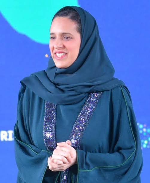 صور .. سمو الأميرة هيفاء بنت محمد ترفع الشكر للقيادة بمناسبة تعيينها مستشارًا بالأمانة العامة لـ مجلس الوزراء بالمرتبة الممتازة 