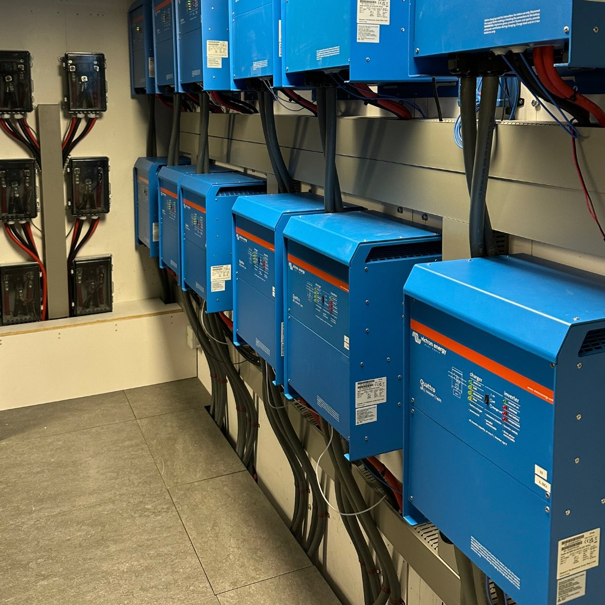 WietseWind's tweet photo. @Vet_X0 I bet if we leave the initial investments out (as the mining rigs aren't part of the Bitcoin comparison) and focus just on kWh consumption, the XRPL runs even cheaper, considering 80% of what @XRPLLabs runs, runs on solar and stored solar at night 😎 https://t.co/1GJ61VI8SD