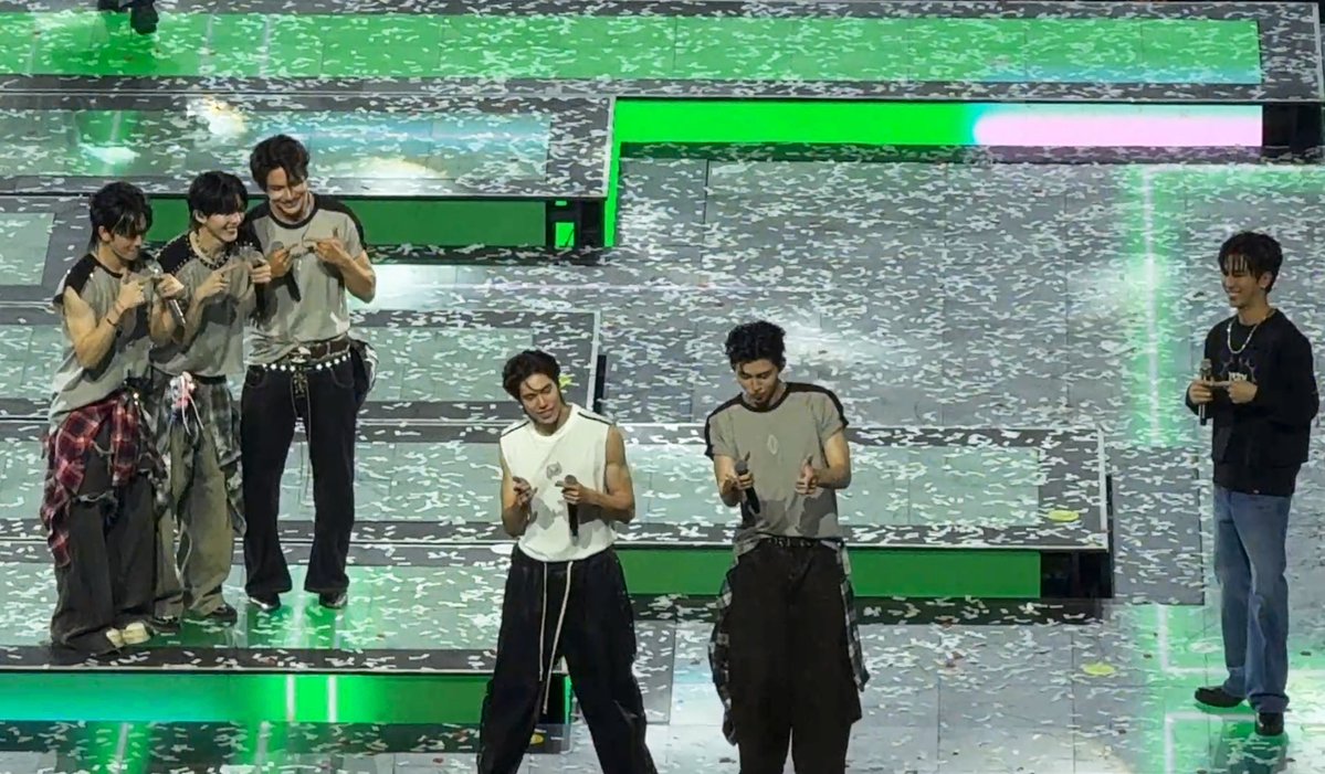 รูปนี้มีมมากกก ช่วยยยยยย🤣

#ปอนด์ภูวินทร์ #RISERCONCERTD3