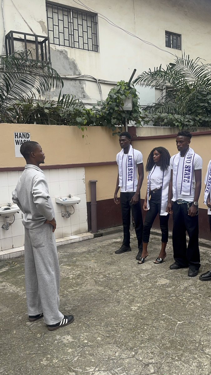 debowaleolusola's tweet photo. Forgot to post this here, last month I was opportune to train some models for a pageant contest tagged Mr &amp; Miss Homecoming 👑 in Lagos. We had a nice training session. I’m always available for your next training, both for runway &amp; pageantry, kindly book me…Thank you  🤝 https://t.co/fTuyWO90YL