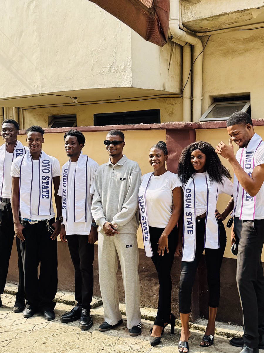 debowaleolusola's tweet photo. Forgot to post this here, last month I was opportune to train some models for a pageant contest tagged Mr &amp; Miss Homecoming 👑 in Lagos. We had a nice training session. I’m always available for your next training, both for runway &amp; pageantry, kindly book me…Thank you  🤝 https://t.co/fTuyWO90YL