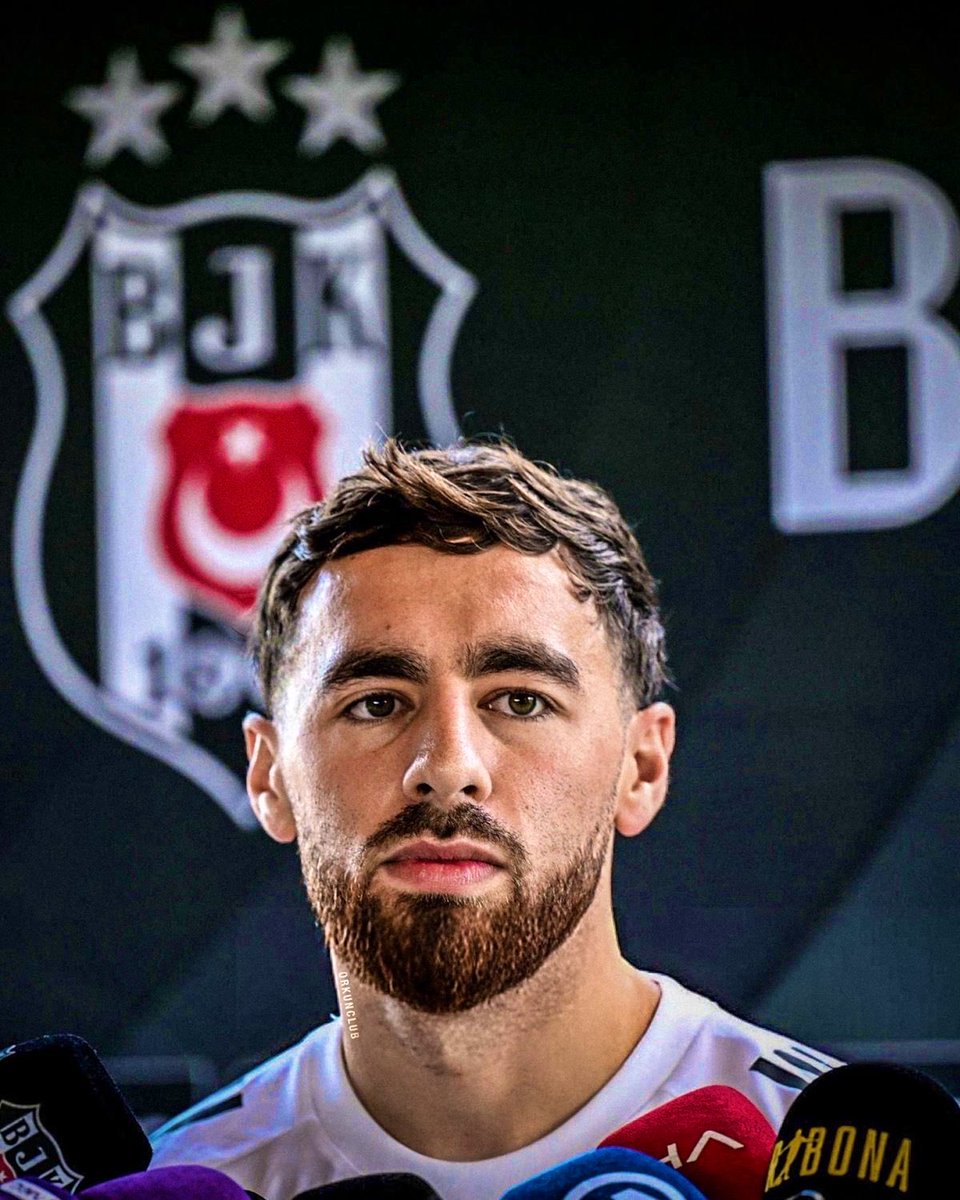 vur şanlı silahınla, gönül mülkü düzelsin
sen öldürüyorken de vururken de güzelsin