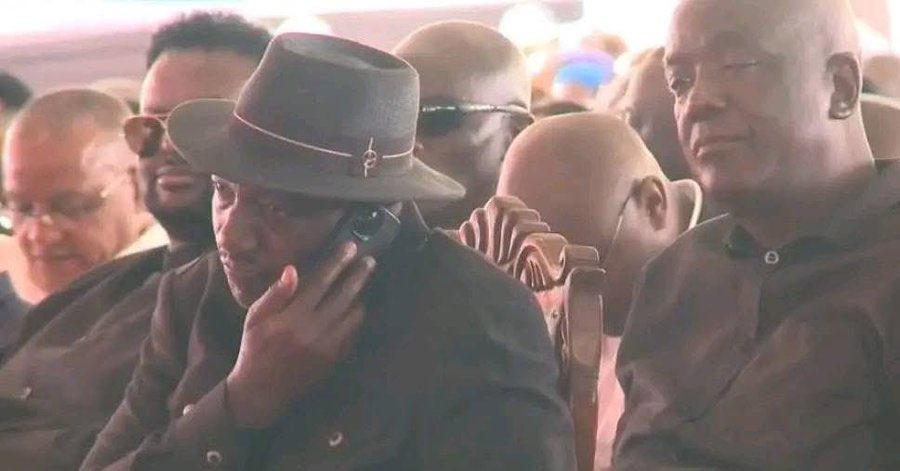 “Wewe Junet, nani alikuambia utoe Sifuna kwa chama ? Ati Wanga ? Huyo mama sinilikuambia usiskie mambo yake, ebu kwanza patia Oburu simu aniambie ni pawaa gani hiyo anataka”