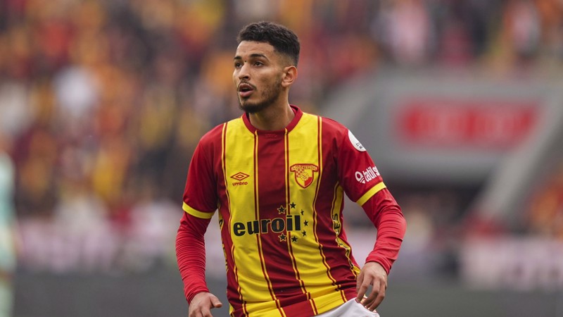 Sistem birlikteliğin olmadığı yerde birliktelik desteğin olmadığı yerde olmaz bunlar olmazsa başarı hiç olmaz. Lütfen sezon bitene kadar TÜM OYUNCULARA desteğinizi hissettirin #Göztepe #Cherni