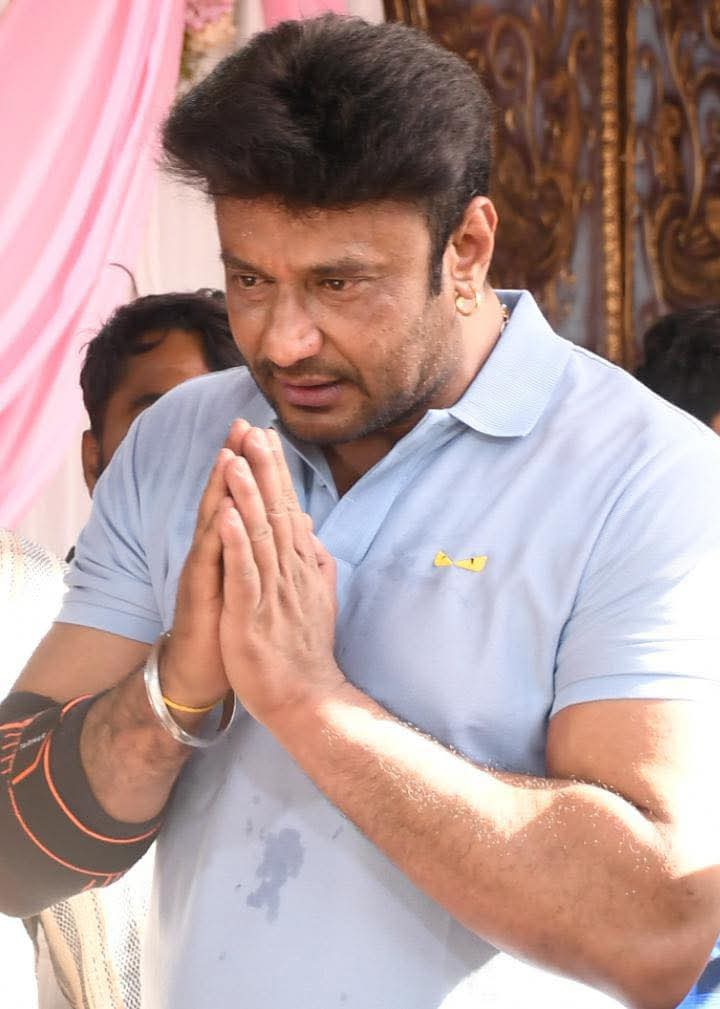 Darshanfans171's tweet photo. Happiest Birthday BOSS 💐 
Always Ur Fan No Matter What... 
#ChallengingStarDarshan #DBoss #DarshanThoogudeepa 
@dasadarshan https://t.co/AlwVDH9exb