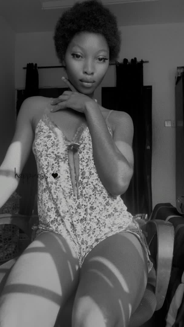 BusinessGirl__'s tweet image. 1 billion naira is the bride price. The more you delay, the more its escalate.