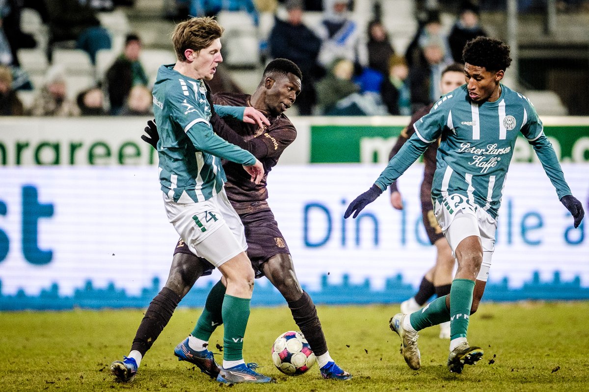 roberthendel's tweet photo. The Great Reset? 🤷🏻‍♂️ ⚽️ 🥶

#sldk #vffbif https://t.co/VxWLw5xCz3