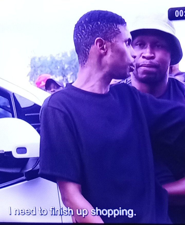 FighterGiveUsASignal tweet media