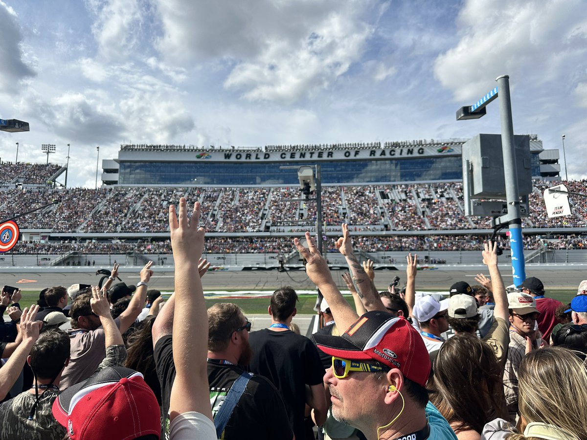 Taylor Kitchen tweet media