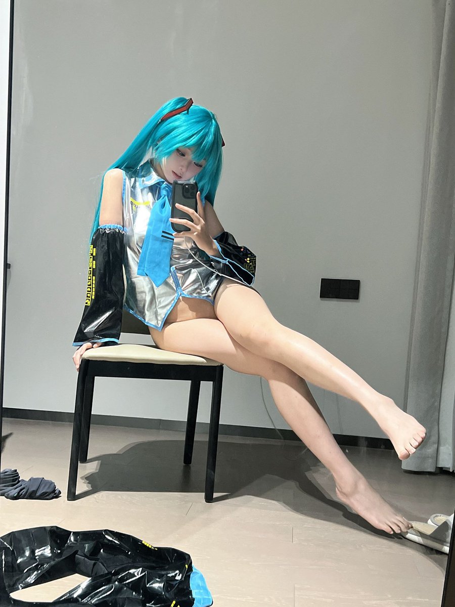 SLZJTT's tweet photo. 悠宝三岁
新流出cos初音未来露脸第二弹对镜自慰 16p1v

完整版入群查看 https://t.co/W36A6BM5M9