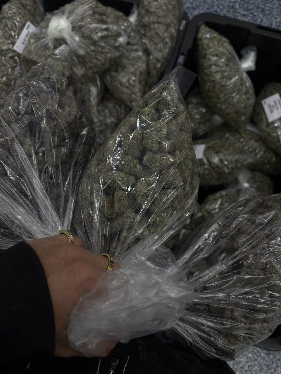 Giveaway 

If you need a bag retweet 
Comment: yes I do 

Selecting 4winners on Wednesday 

Make sure you join the menu link in the bio