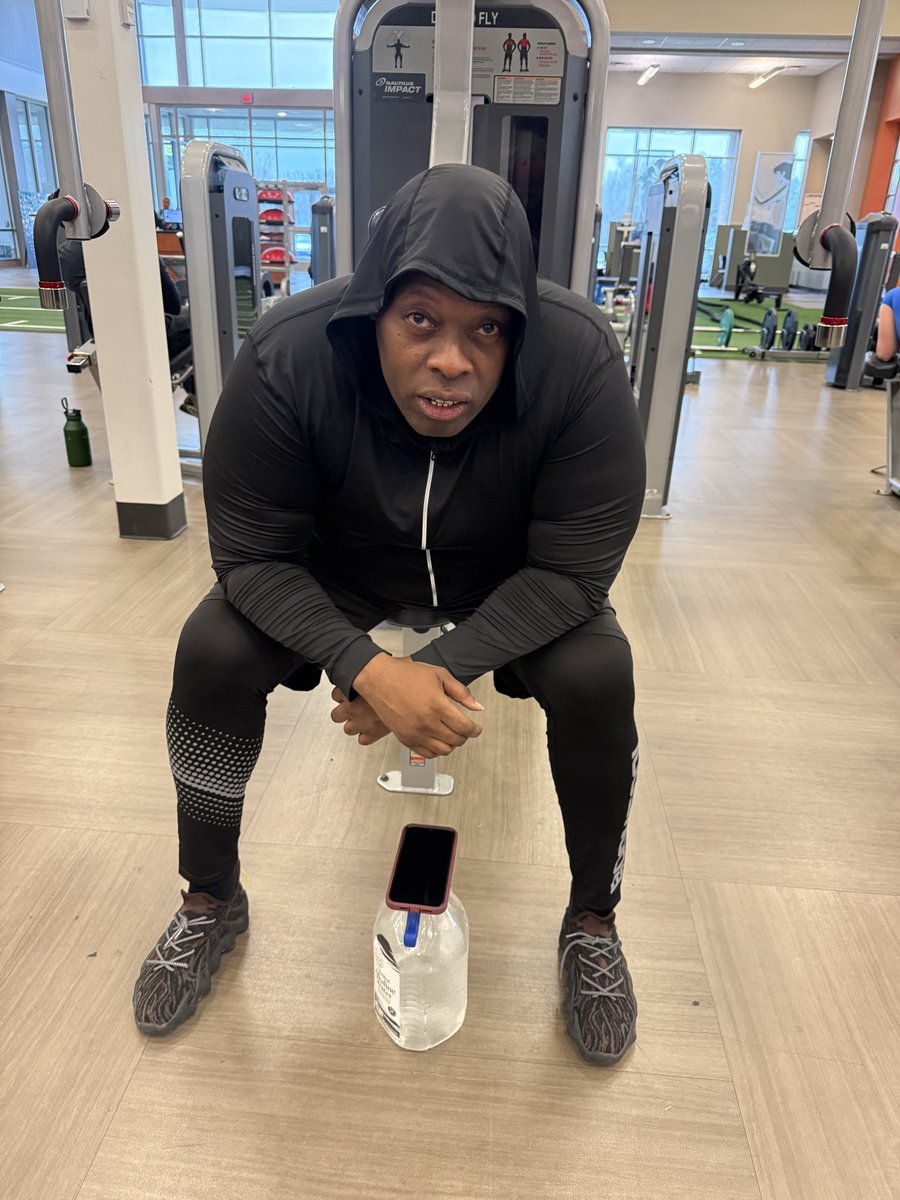 Criminal_Manne's tweet photo. 1 thing I’m not gone do is “GIVE UP ON MY SELF” 🙅🏾‍♂️,Health is wealth 👉🏾If I don’t do nothing else I’m gone take my fat azz to the gym🤞🏿I’m blessed not to be on no medication &amp; I wanna keep it that way✊🏾 #TheyGoneLetMeInOneWayOrDaOther #MemphisBigDawg #JusGo2TubiTypeInCrim #Crim https://t.co/gtf1DHPjyT