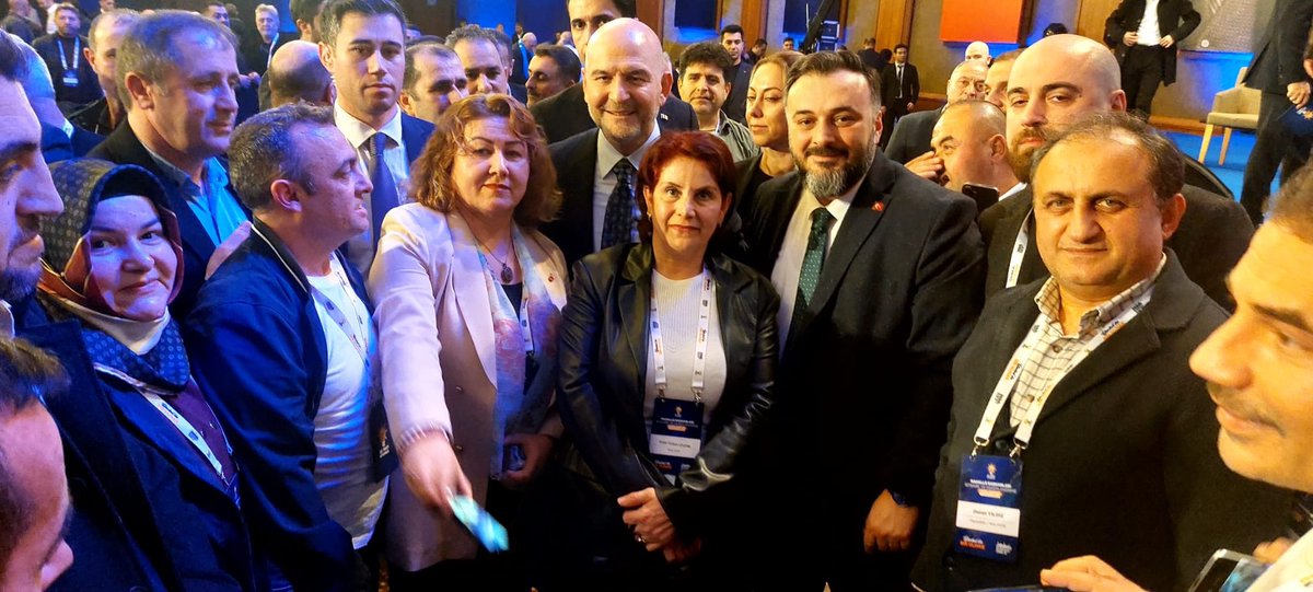 Mahalle Başkanları Kampımızda birbirinden kıymetli devlet ve dava insanlarının tecrübe ve vizyonundan istifade ettik.

Abdullah Özdemir’in liderliğinde teşkilat olarak motivasyonumuzu tazeledik, hazırlığımızı güçlendirdik. Sahaya daha donanımlı, daha kararlı ve daha inançlı