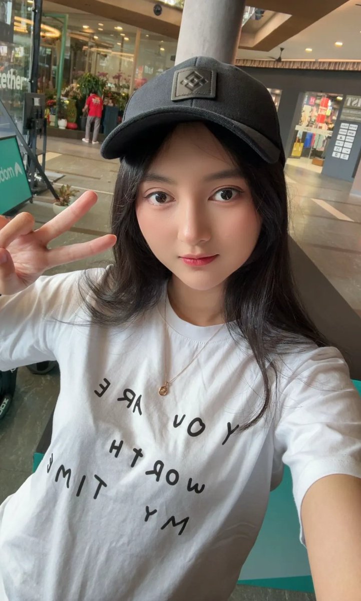 cairanlove's tweet photo. 4nna cute 😋 https://t.co/mezO4LFSW4