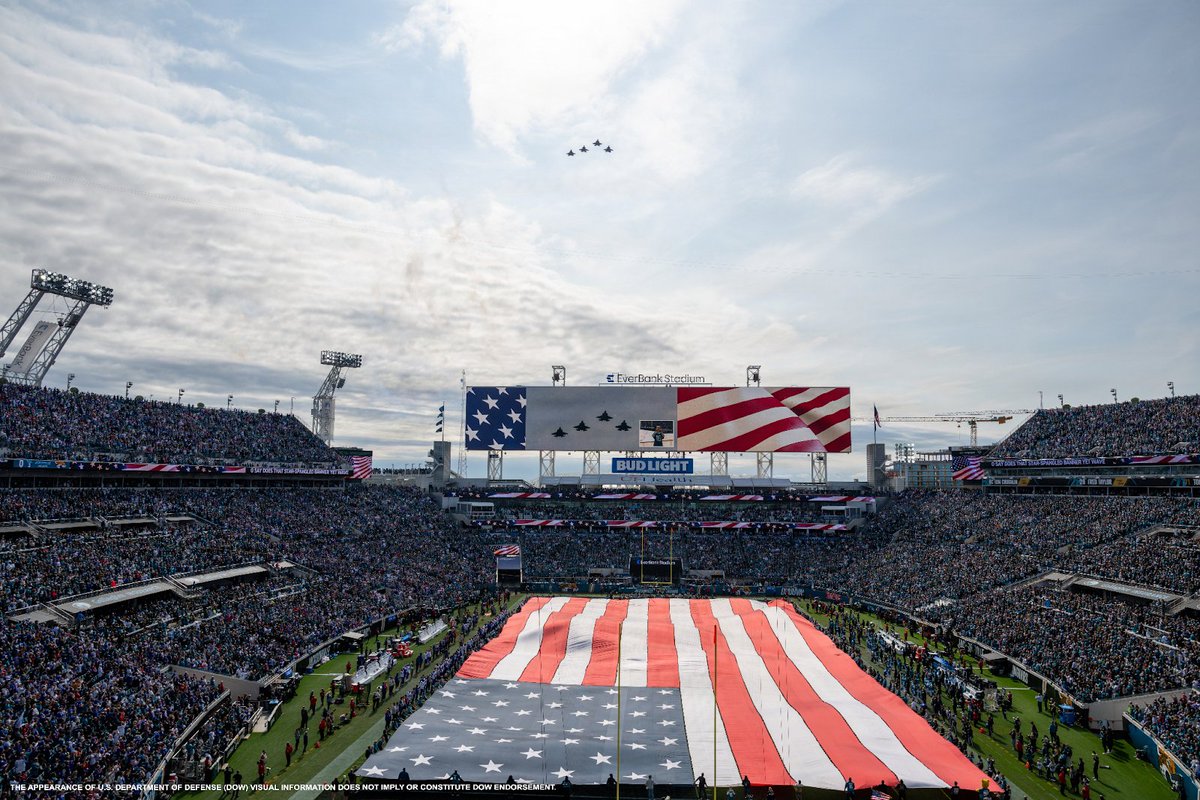 Thanks to President Trump and House Republicans, we’re investing BILLIONS to modernize our military and give our brave warfighters the 3.8% pay raise they deserve.

A STRONG America is a SAFE America!