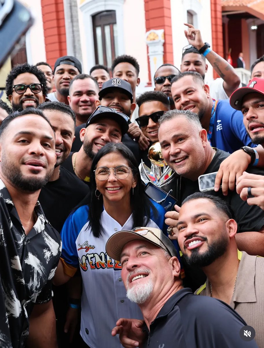 🚨Ahora entiendo lo de “Somos el hampa”.

Una vergüenza lo del Magallanes pero entendible si les gusta el malandraje.