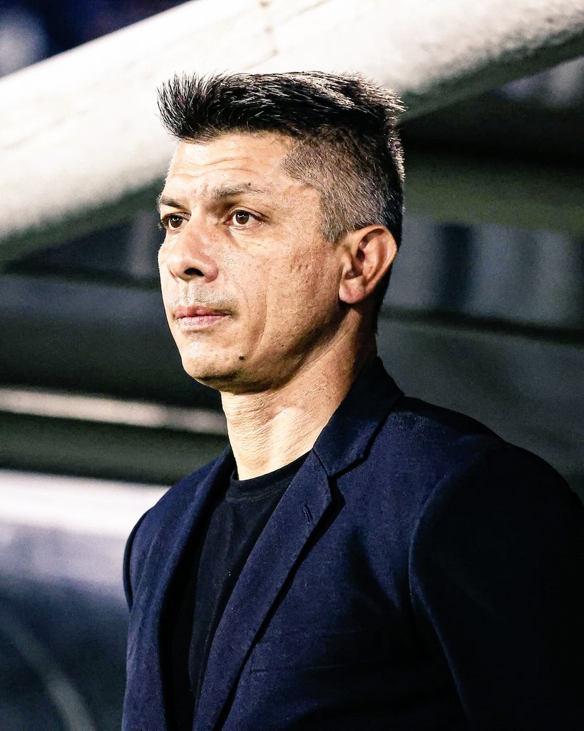 ANTICIPO
Desde Asunción me dicen que el entrenador paraguayo GUSTAVO FLORENTÍN llegará próximamente a Montería para cerrar su posible vínculo con JAGUARES DE CÓRDOBA.
Seria su cuarto equipo en Colombia luego de <a href="/DeporPasto/">Deportivo Pasto</a>, <a href="/ABucaramanga/">Atlético Bucaramanga</a> y Águilas Doradas.