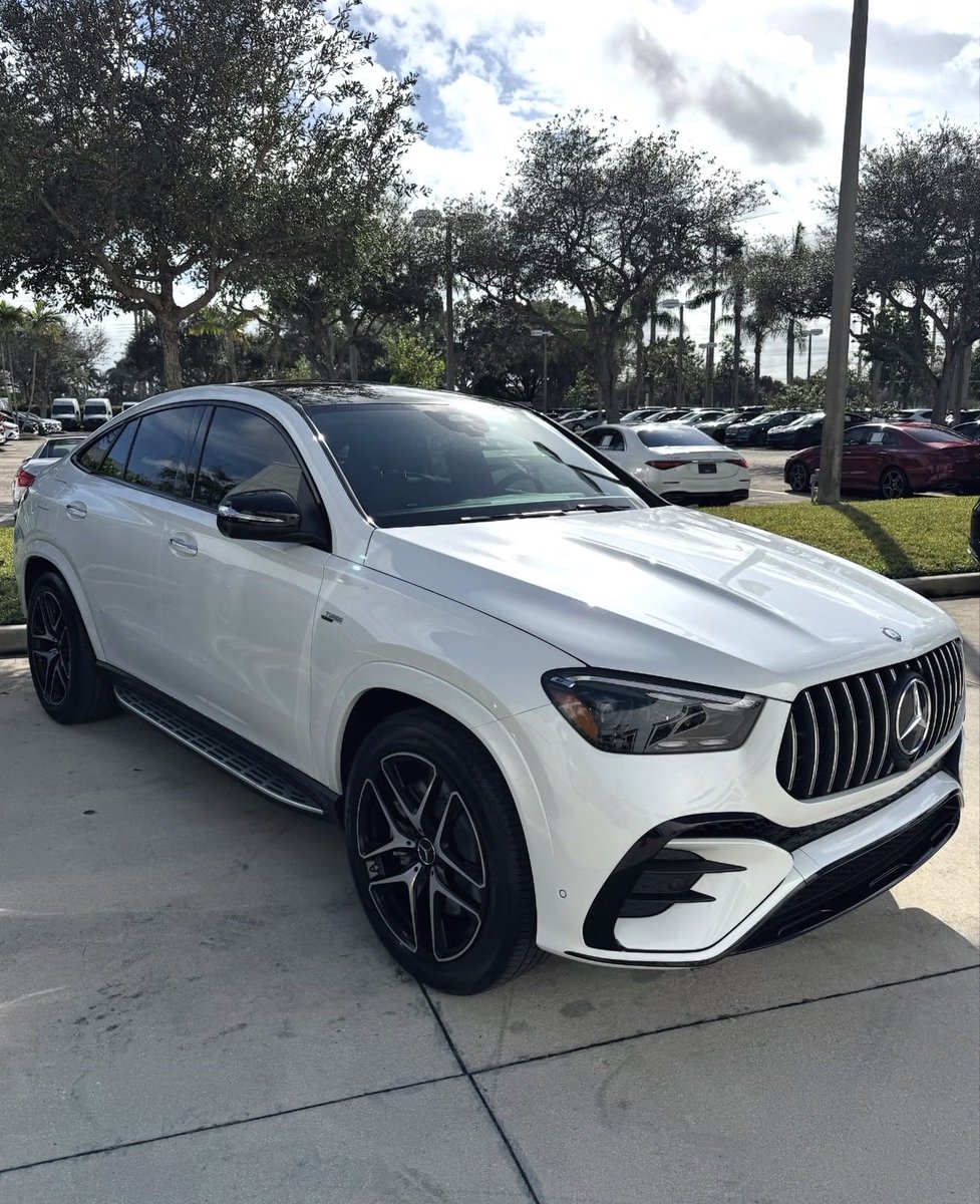 AValrak's tweet photo. Making big moves everyday and this is just the beginning,just got my dream car! 🚘 Huge thanks to @cc__Melissa for helping me level up through crypto trading. Progress is progress! 🙌 https://t.co/NmmEDnxaBz