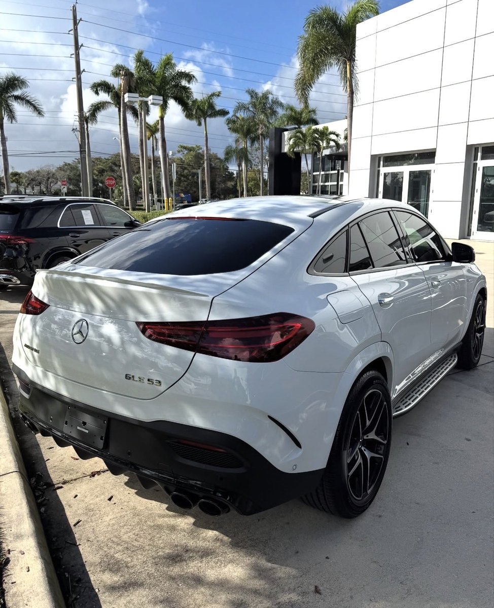 AValrak's tweet photo. Making big moves everyday and this is just the beginning,just got my dream car! 🚘 Huge thanks to @cc__Melissa for helping me level up through crypto trading. Progress is progress! 🙌 https://t.co/NmmEDnxaBz