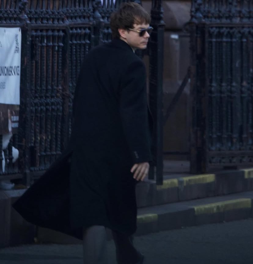 AsBeth_Estrada's tweet image. charlie si fue a la boda de Maya Hawke es el típico amigo que siempre llega tarde aa 
Siempre existe ese en un grupo de amigos jaja