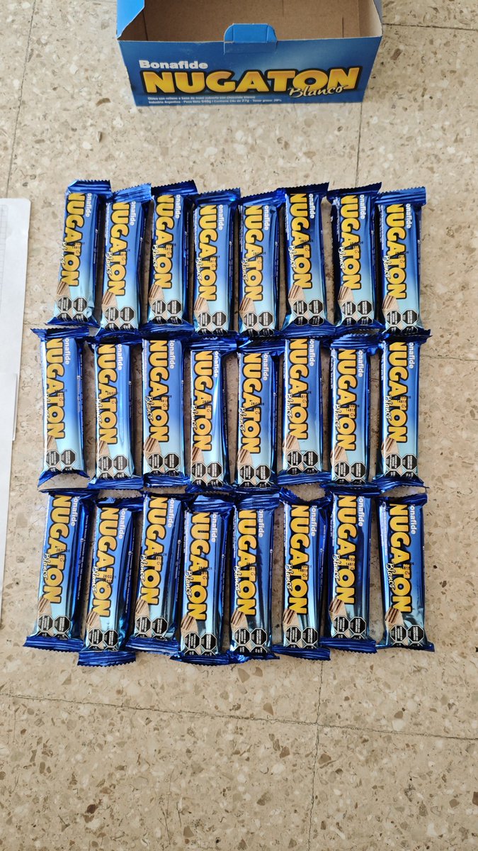 Ayer fue samba y hoy cumplimos años junto a la tía Flor. Gracias animarte a armar un rompecabezas conmigo y hacer de cada aventura una pieza nueva. Felices 7 de 7000, amore 💜🔮