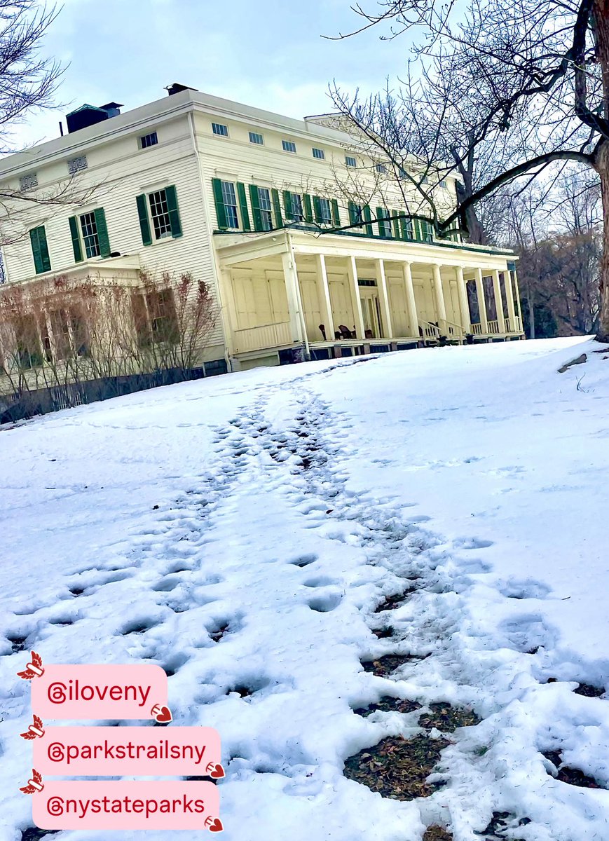 Jayheritage's tweet photo. Our own #pathofdesire for those who want to explore our grounds no matter the temperatures! #getoutside #winterwalk @NYstateparks @I_LOVE_NY https://t.co/R4ToBgCgBm