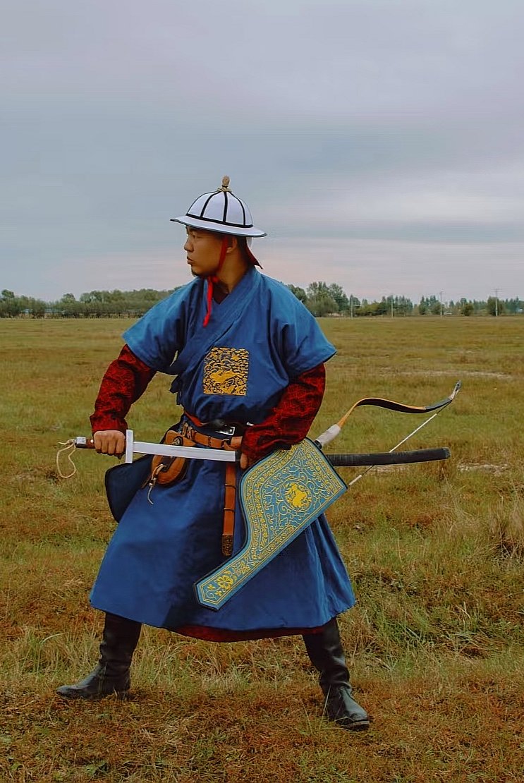 Turco-Mongol nomads were both fully Turkic and fully Mongol, there is no contradiction in being both

Timur was a native speaker of both Mongol and Chaghatai Turkic. He is usually depicted in Turkic miniatures as wearing a Mongol deel. In day-to-day life, he spoke Chaghatai