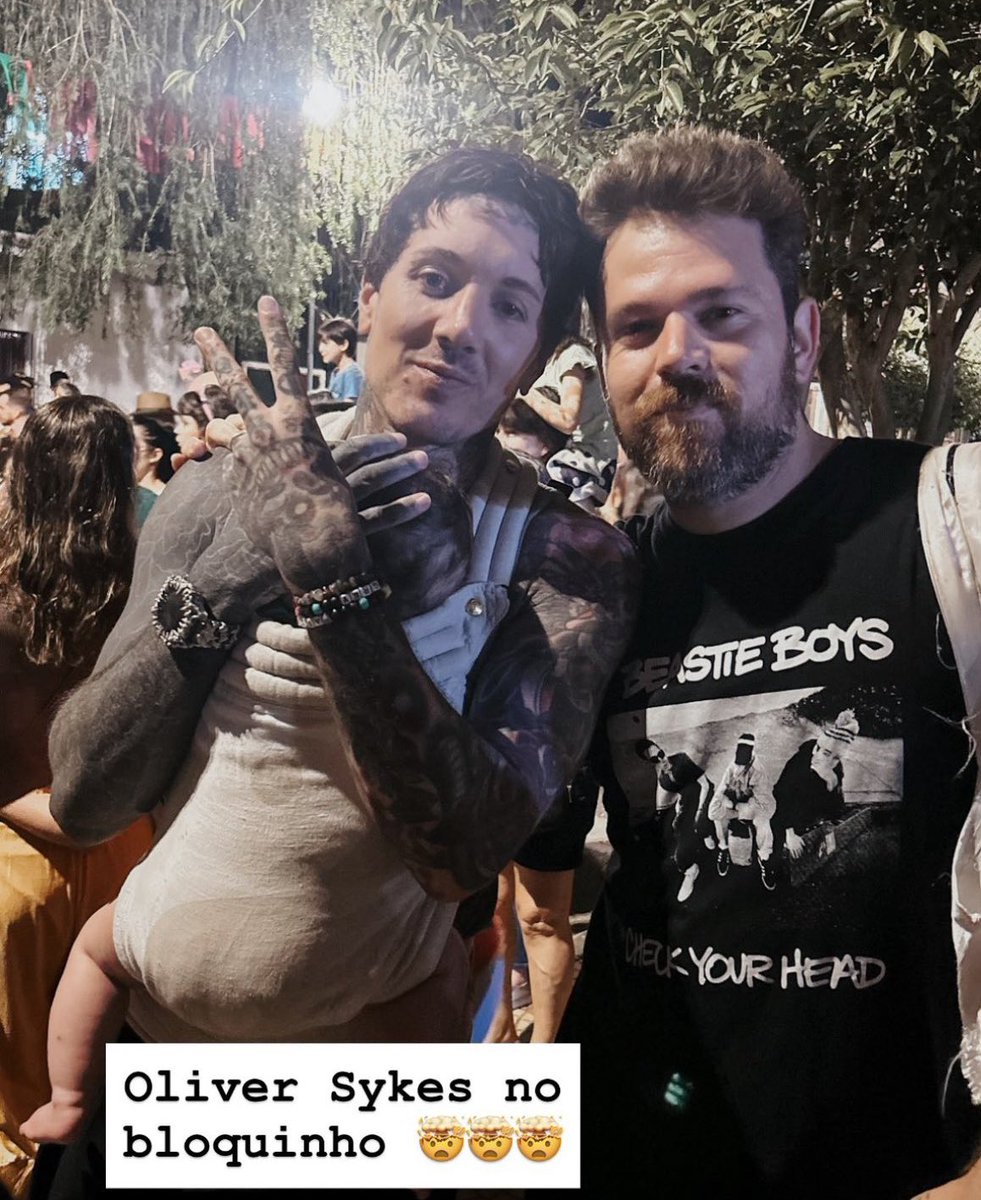 Moodgate_'s tweet photo. Apenas Oliver Sykes curtindo nos bloquinhos de carnaval! 🎊

📸: michelmonteirodinat https://t.co/fMSkmPgzkR