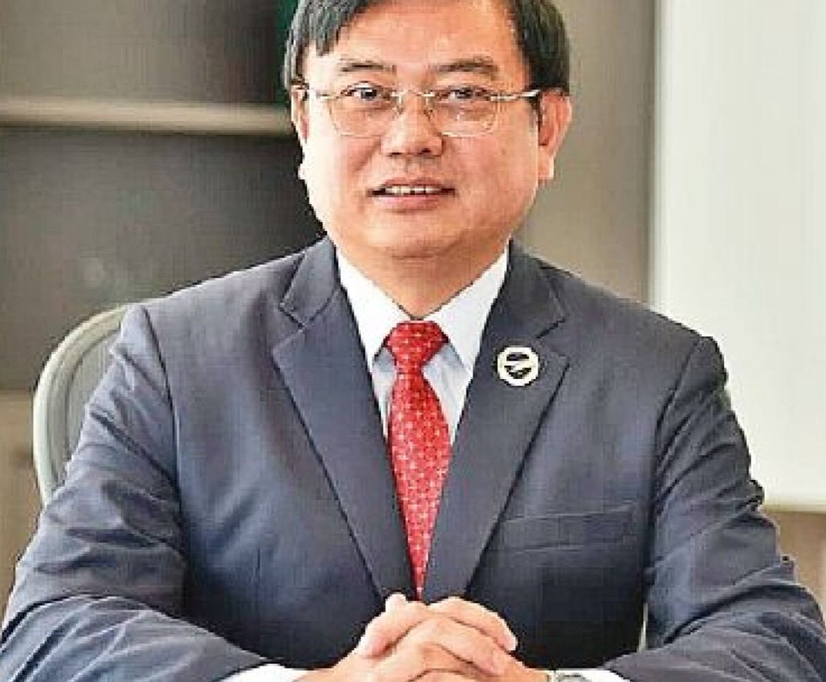 Hasta la posteridad y los confines del universo Profesor, electrónica digital que nos abrió a la estricta realidad del rubro hasta el proyecto Taguató donde fuimos compañeros, el primer avión militar no tripulado del país, patriota e íntegro, se va un grande. Hasta siempre.