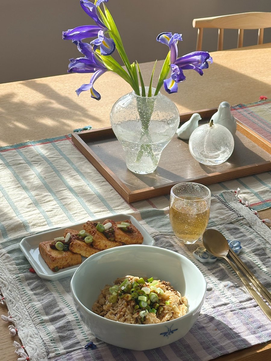 일요일. 이제 드디어 최저기온이 영하 한자리로 올라와서 달리기도 하고 콩나물밥 해먹었다.