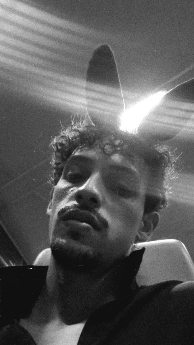 j UNIQUE bodyguard 🪩 𐚁 tweet media