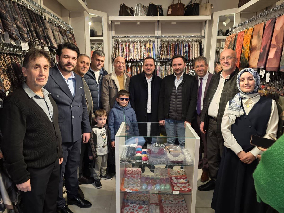 📍 Esnaf Ziyareti/Çarşı Merkez
AK Parti Karaman Milletvekilimiz Selman Oğuzhan Eser ve yönetim kurulu üyelerimiz ile birlikte esnaflarımıza ve hemşehrilerimize hayırlı bereketli kazançlar diliyoruz