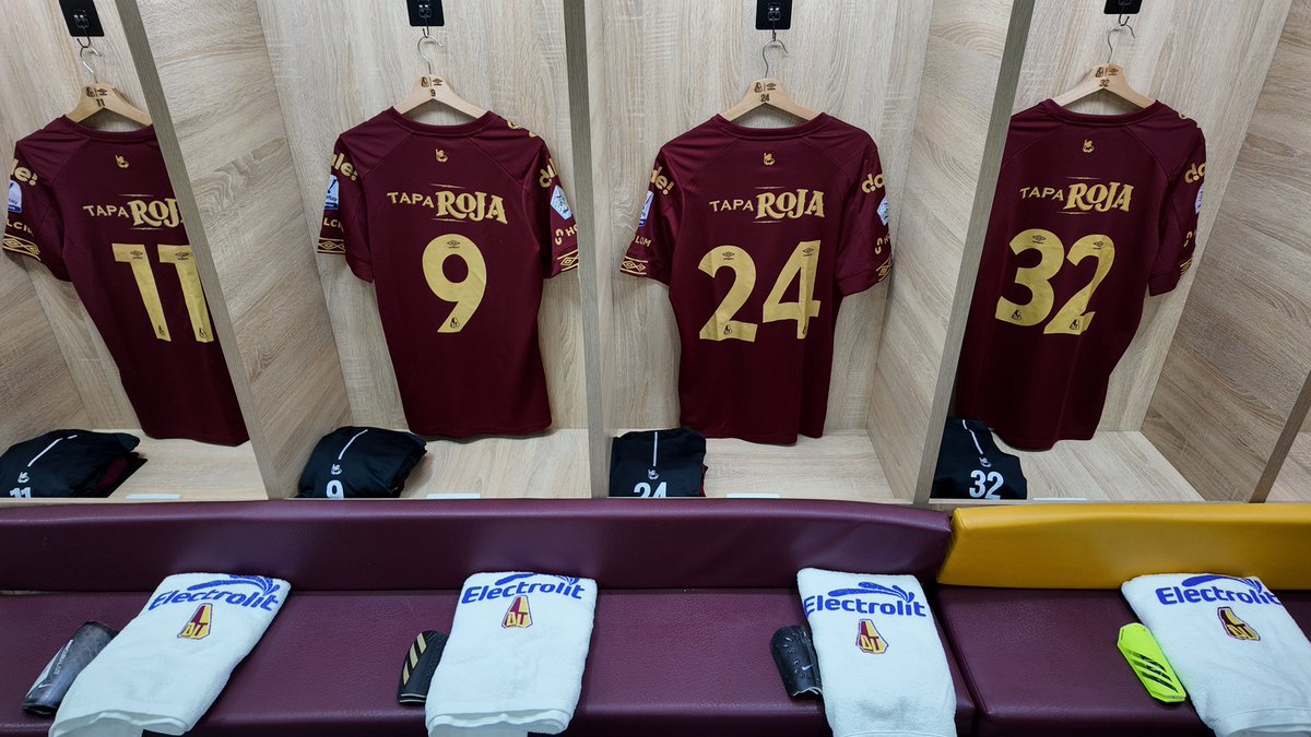 cdtolima's tweet photo. Camerino VINOTINTO Y ORO 🏹🔥 https://t.co/uDpvRVPu8R
