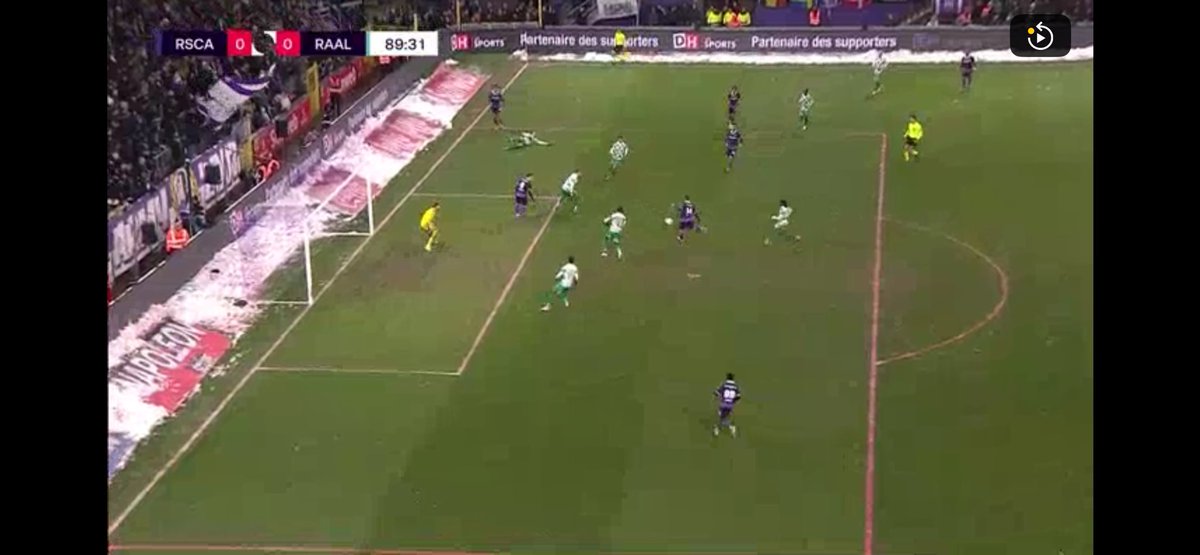 Danilo Sikan uygun durumda çerçeveyi bulamadı. 

Kötü forvet dediğimizde gülüp geçiyodunuz