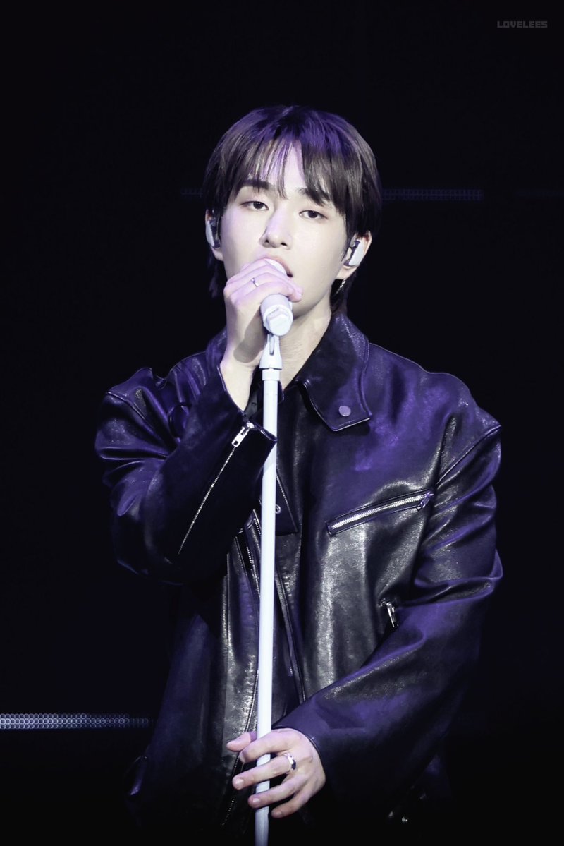 온유 #ONEW #オニュ@SHINee @ONEW_GRIFFIN