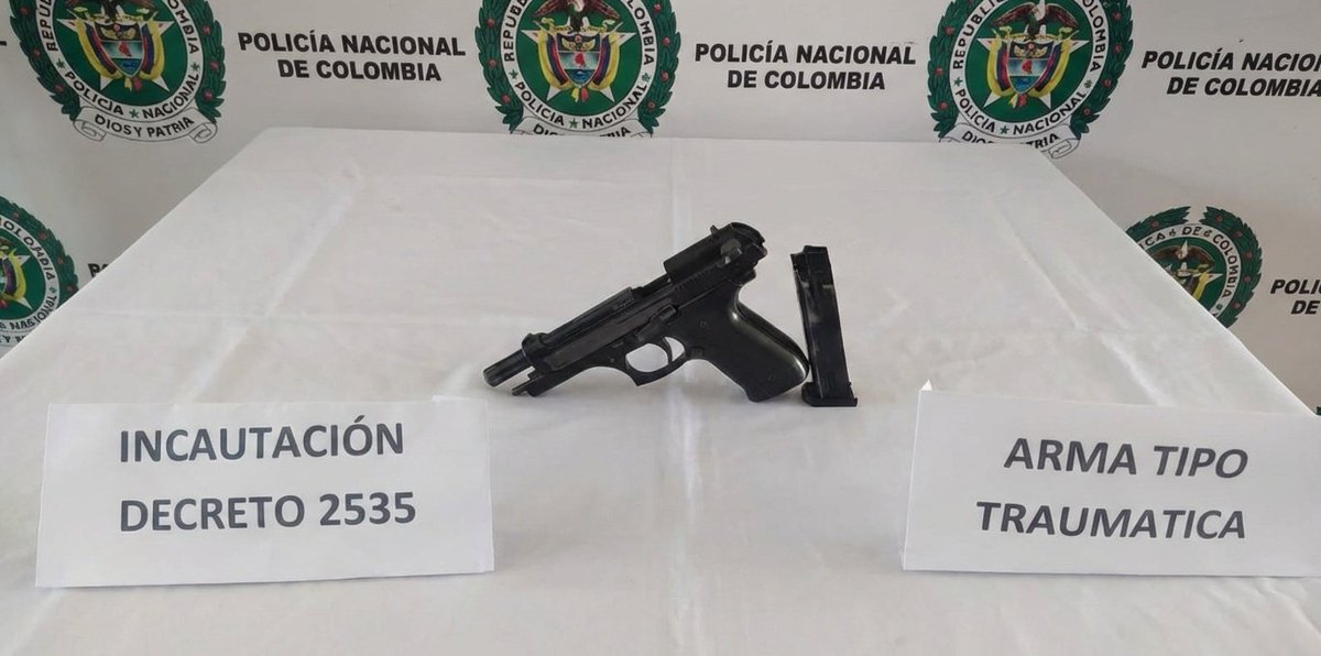 🚔 En operativos de control en #Riohacha, incautamos un arma traumática sin documentación en la vía hacia El Pájaro. Seguimos trabajando por la seguridad y la prevención del delito. 👮‍♂️🤝 #SeguridadCiudadana