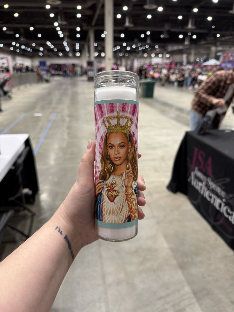 She’s perfect. 🐝