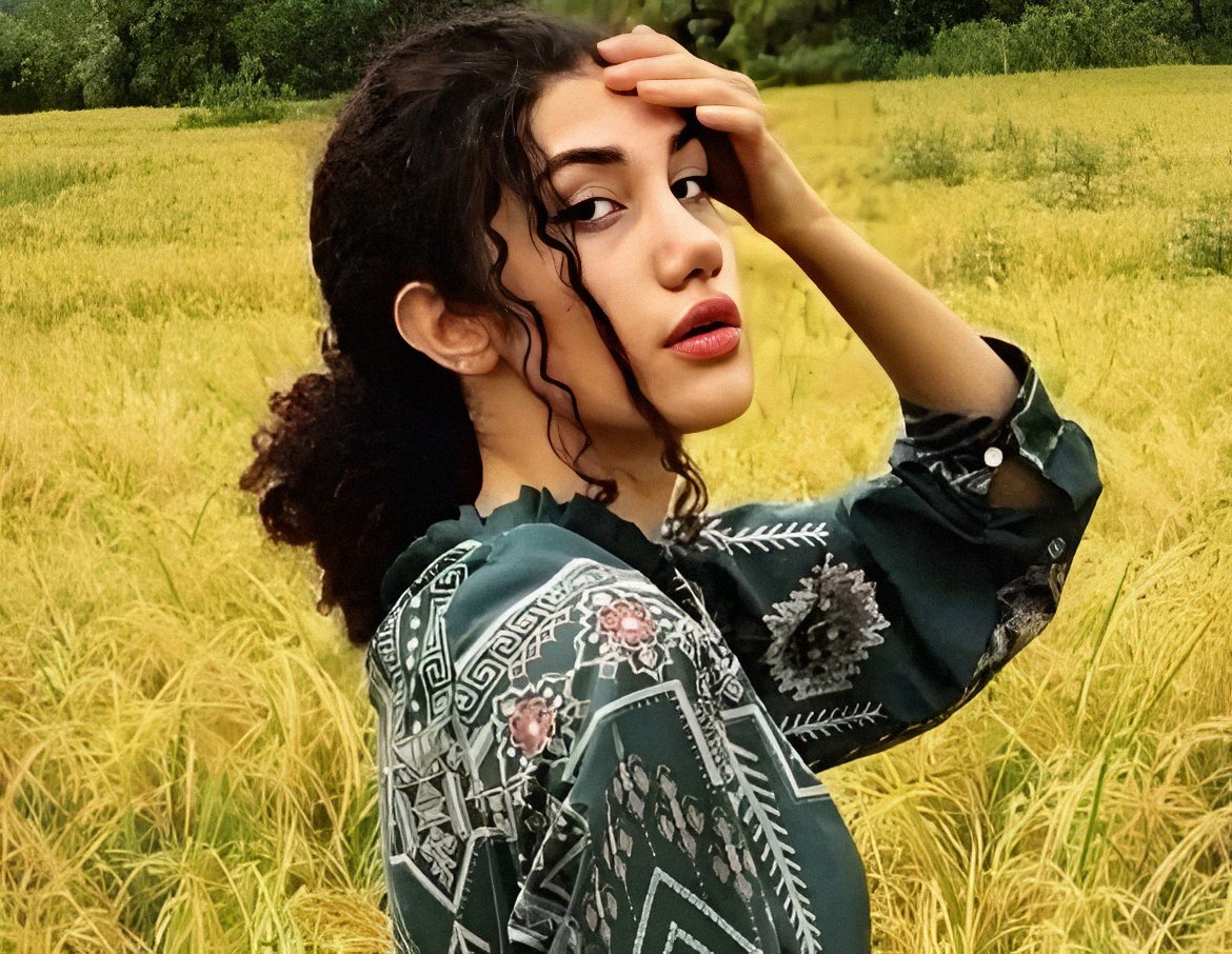 L O G Λ Я tweet media