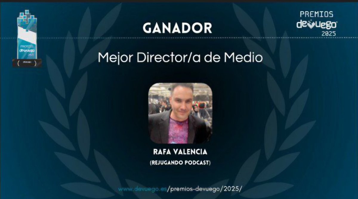Hoy <a href="/DeVuego/">DeVuego ®</a> ha otorgado los premios de "Mejor Podcast" y "Mejor director de medio" a <a href="/ReJugando/">Rejugando Podcast🕹️</a> y a <a href="/RaffaValencia/">𝓡𝓪𝓯𝓯𝓪 𝓥𝓪𝓵𝓮𝓷𝓬𝓲𝓪 💎ℝ𝔼𝕁𝕌𝔾𝔸ℕ𝔻𝕆💎</a>. Estoy muy feliz y muy orgulloso de formar parte de este maravilloso equipo que realiza un trabajo excelente. Un millón de gracias por todo.