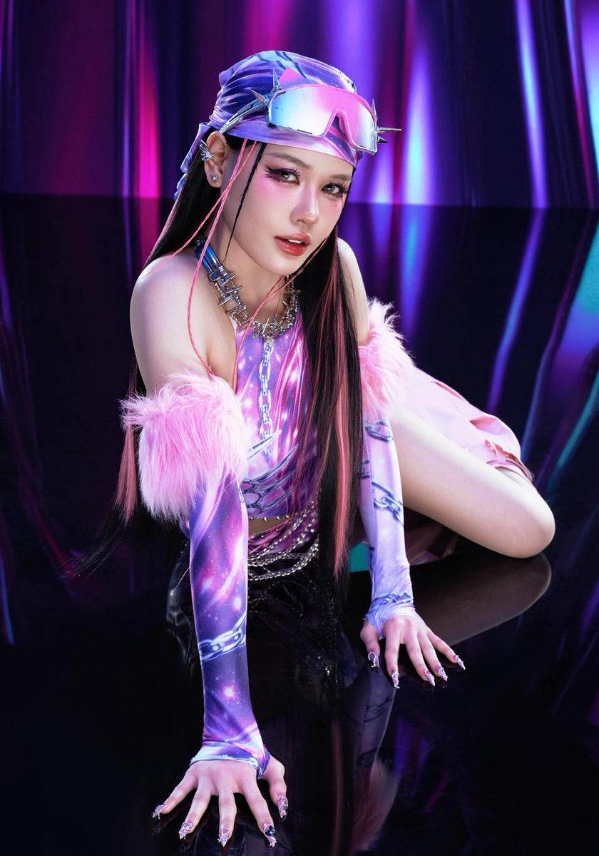 _LinhBin_'s tweet photo. 𝓚𝓪𝓶𝓲𝓮

Birth Name: Nguyễn Trần Thảo My
Birthday: 28/09/2002
Hometown: Nha Trang
Position: main rapper, youngest
Main Genres: bounce, hardstyle, edm, kpop dance

#Kamie #BabyPower #Vpop https://t.co/ilyEnZuJVQ