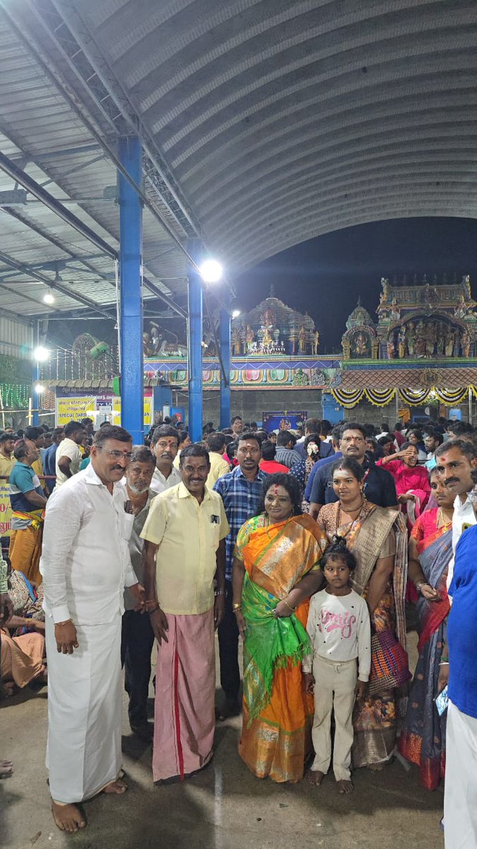 DrTamilisai4BJP's tweet photo. மகா சிவராத்திரி புனித நாளை ��ுன்னிட்டு திருவேற்காடு
வேதபுரீஸ்வரர் திருக்கோவிலில் தரிசனம் செய்து இறைவனை பிரார்த்தித்தேன்.
அனைவருக்கும் சிவானுக்ரகம் கிடைத்து, ஆரோக்கியம், அமைதி, வளம் பெருக இறைவனை வேண்டினேன்.
#MahaShivaratri #HarHarMahadev 🕉️