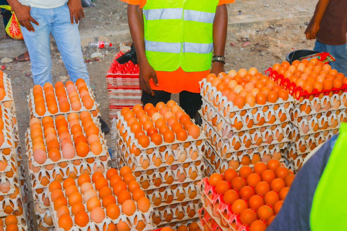 AgegeLGInfo's tweet photo. Agege Local Government in a strategic partnership with T.TOPPS Foods, successfully organised a subsidised food market today in Agege.
Essential food items were available for sale to Agege residents at 50% discount to ease the cost of living.
#ANewAgegeIsRising
#AvoIsWorking https://t.co/xBX4A2r1cL