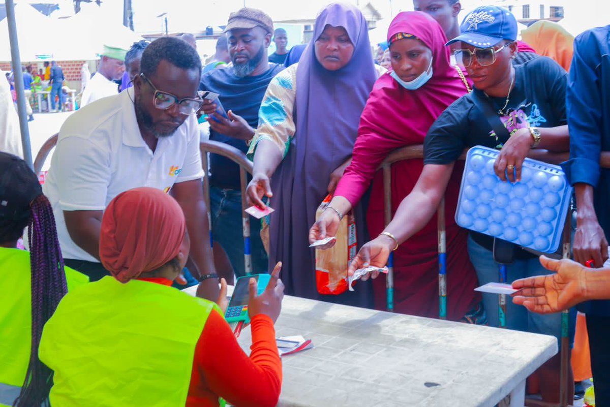 AgegeLGInfo's tweet photo. Agege Local Government in a strategic partnership with T.TOPPS Foods, successfully organised a subsidised food market today in Agege.
Essential food items were available for sale to Agege residents at 50% discount to ease the cost of living.
#ANewAgegeIsRising
#AvoIsWorking https://t.co/xBX4A2r1cL