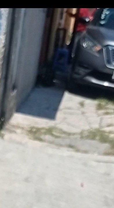 PAGCuerna's tweet photo. #Autos sobre #banqueta   Col. Ramon Hernandez Navarro calle 2 esquina calle 32. Reincidente.

#Cuernavaca https://t.co/5eONYgpdqM