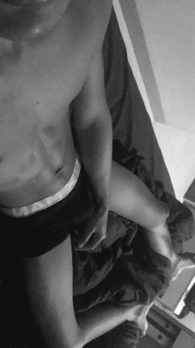 freakyfishy tweet media