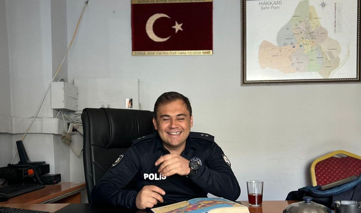 ➡️2024 yılında 74 Emniyet mensubu,
➡️2025 yılında 83 Emniyet mensubu,
➡️2026 yılında 45 günde 9 Emniyet mensubu,

Ağır çalışma koşulları, ekonomik sebep, Haksız 2.ŞARK, Amir Mobbingi vs sebeplerden Canına Kıydı‼️
Gülen yüzler birer birer aramızdan ayrıldı.
#KollukderAdaletİstiyor