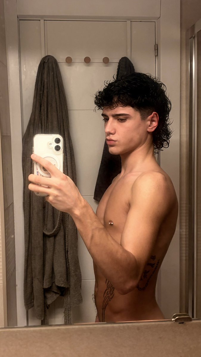 𝕬𝖓𝖙𝖔𝖓𝖎𝖔 tweet media