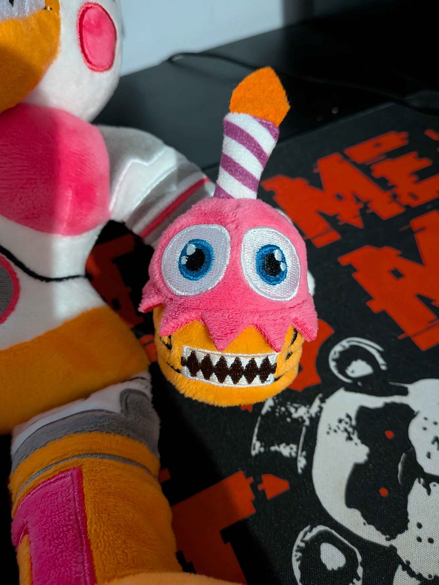 Funtime Chica Hex Plush tweet media