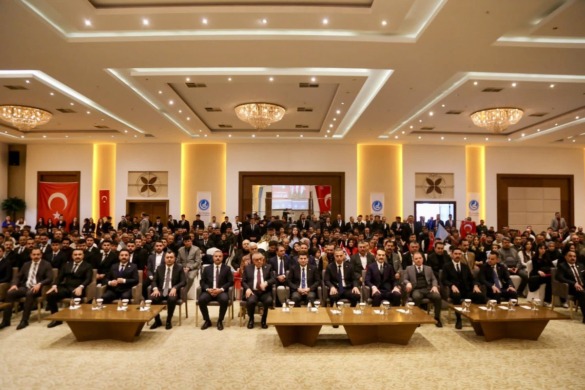ankaraocakub's tweet photo. Ülkü Ocakları Genel Merkezimizin Kırşehir’de düzenlemiş olduğu, İç Anadolu Bölgesi Ortaöğretim Teşkilatları Bilgi Yarışması’nda Ülkü Ocakları Ankara İl Başkanlığı olarak birinciliği elde etmiş bulunmaktayız.🥇🇹🇷

Emeği geçen teşkilat mensuplarımıza ve kıymetli yarışmacı kardeşlerime teşekkür ederim.

Ömer Şanlı 
Ülkü Ocakları Ankara İl Başkanı

@ayyildirim1 
@hberkeozdemir 
@omersanli04 
@SurenlerKayra01